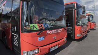 V Pezinku majú nové autobusy. Životnému prostrediu pomôžu ekologické brzdy