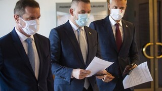 Hlas-SD doručí prezidentke podpisy občanov, tá chce referendum preveriť