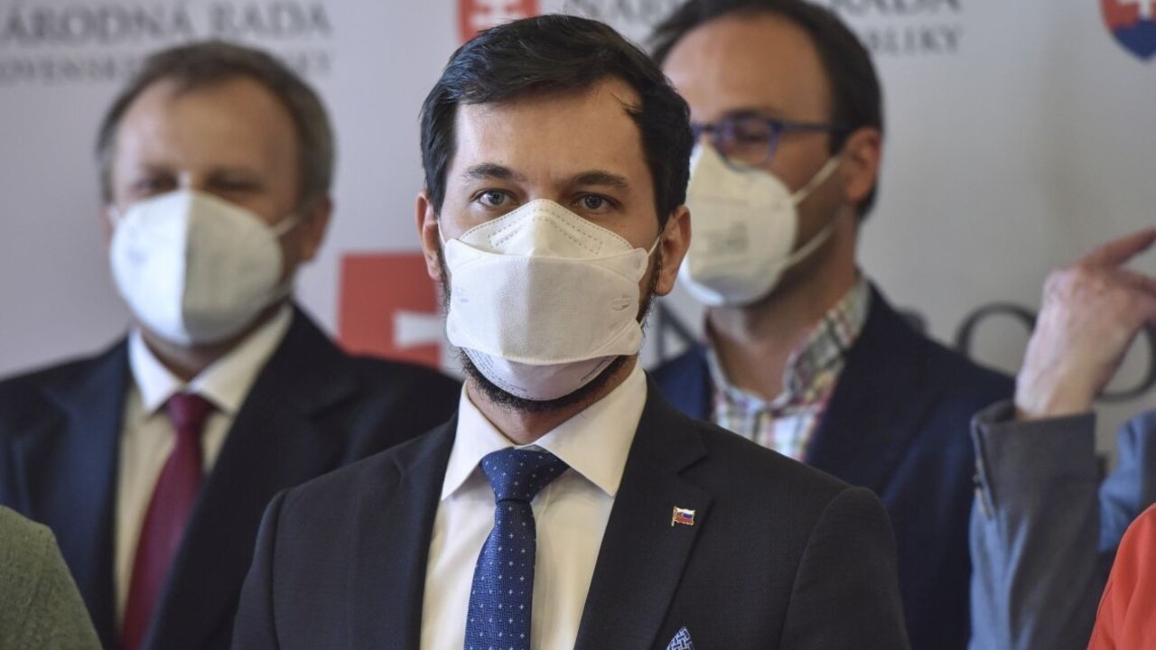 Za ľudí mali pri núdzovom stave podmienku. Dajú na odborníkov