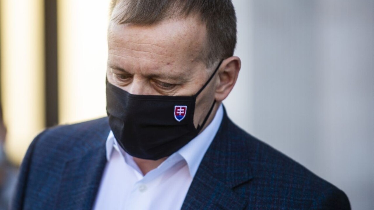 Pakt o migrácii sa tvorí poza chrbát občanov, podozrieva Kollár