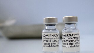 Vakcínu Pfizer testujú proti indickému variantu, prvé výsledky sú známe