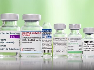 Rusko a Čína podľa Únie šíria dezinformácie o vakcínach z Európy