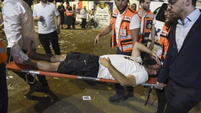 Izrael pochováva obete tlačenice. O život prišlo 45 ľudí