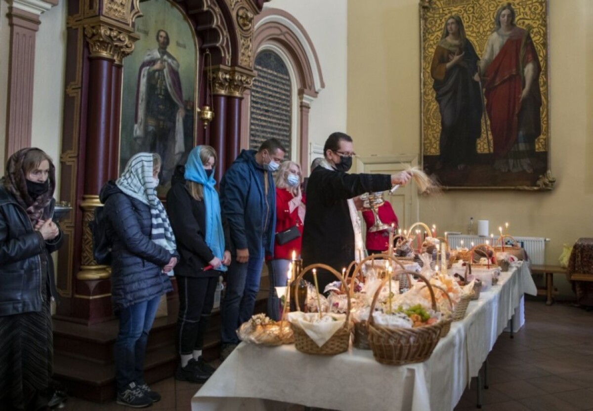 virus-outbreak-lithuania-orthodox-easter472366778326_6cc0798a.jpg