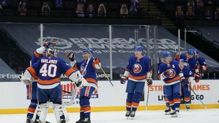 NHL: Islanders si zabezpečili postup do play off, uspel aj Detroit s Pánikom