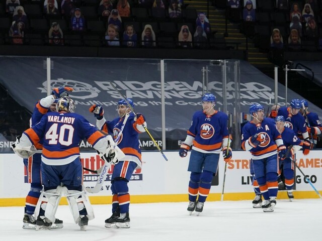 NHL: Islanders si zabezpečili postup do play off, uspel aj Detroit s Pánikom