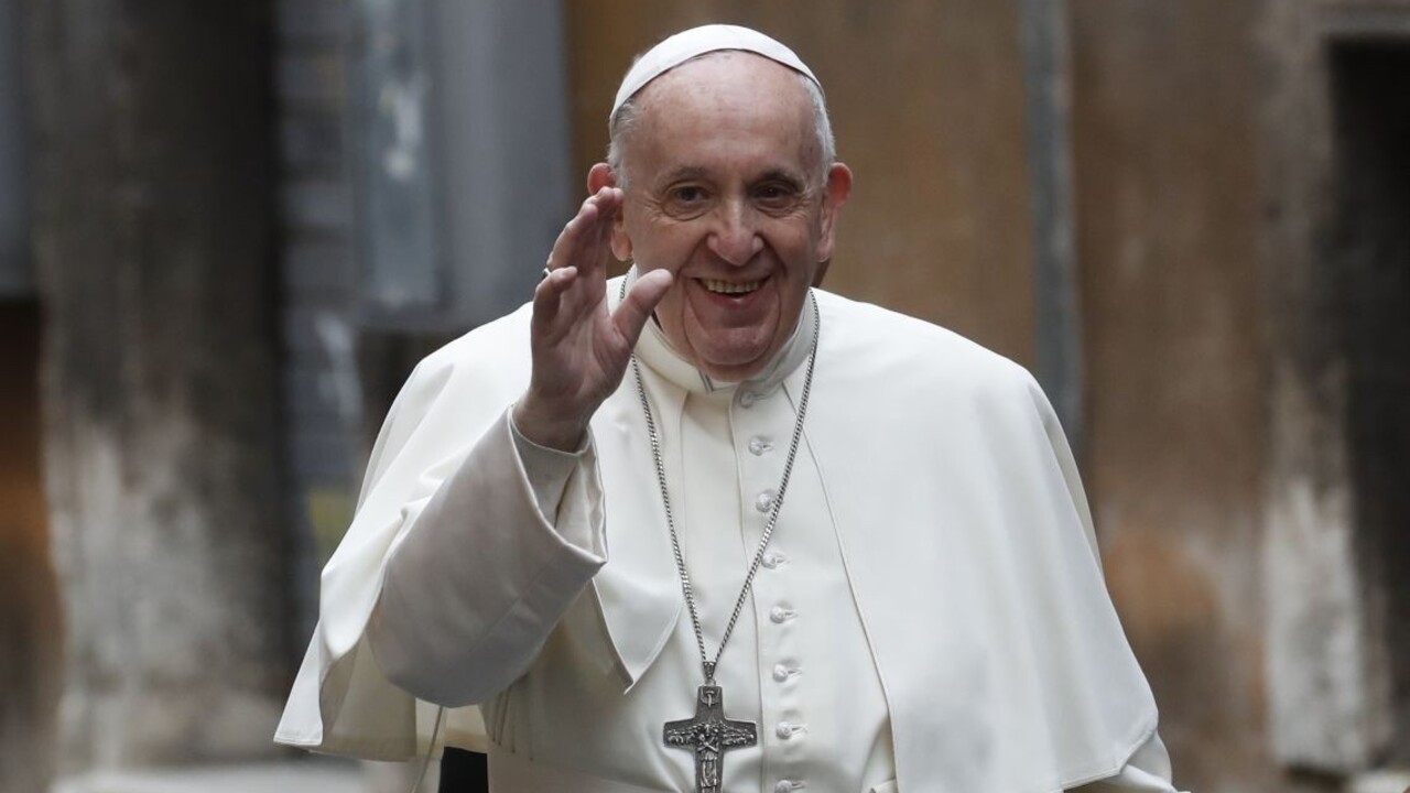Pápež sa modlí za skončenie pandémie, odštartoval ružencový maratón