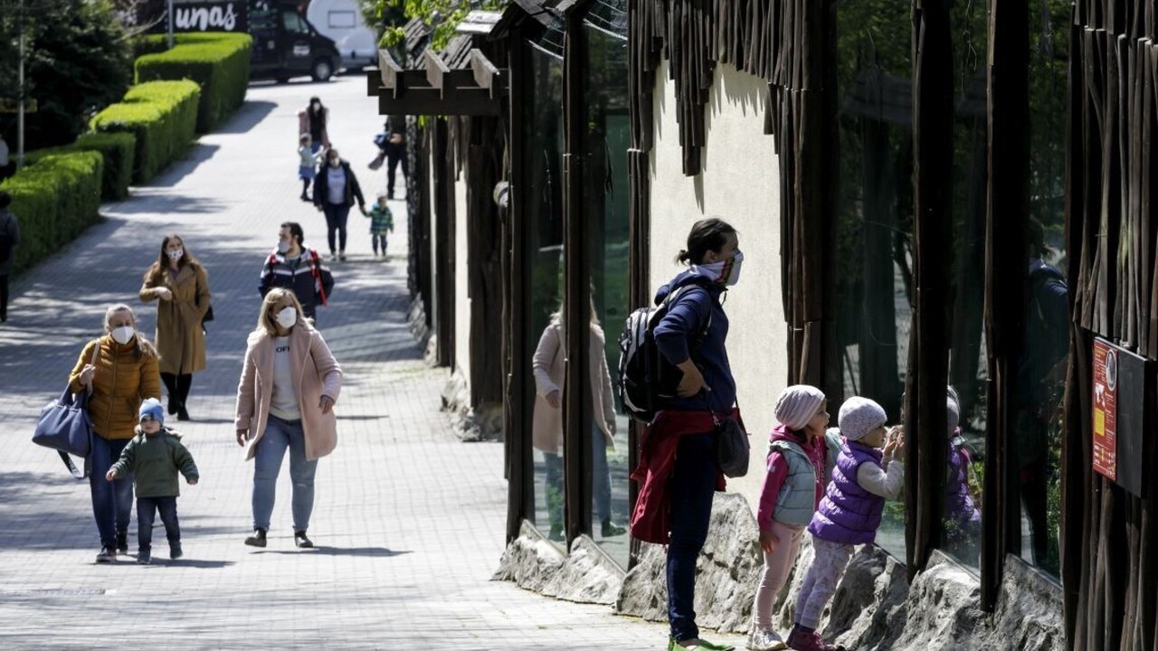 Covid automat: Väčšina Slovenska je červená, čierny okres už nemáme