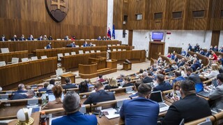 Parlament pokračuje v diskusii o programovom vyhlásení vlády