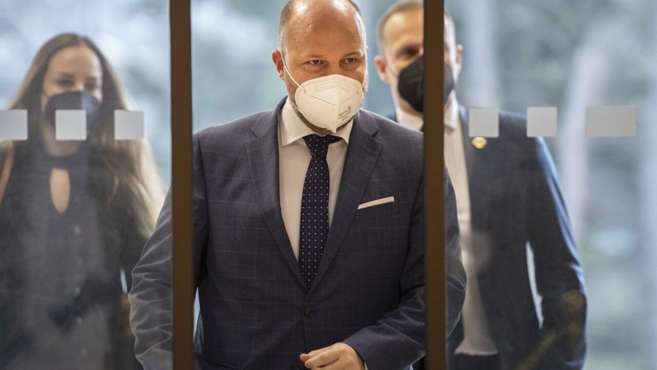 Naď: Neuveriteľné, ako sa kradlo. Zdedil vraj korupčné peklo