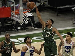Milwaukee si piaty rok zahrajú v play off NBA