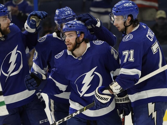 NHL: Naši obrancovia zahviezdili. Černák dopomohol k výhre nad Sekerovým Dallasom