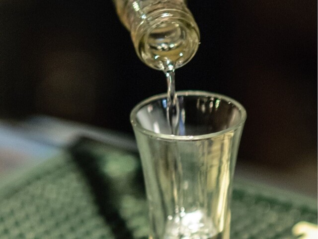 Z jabĺk z okolia Černobyľu vyrobili alkohol, smeroval do Británie