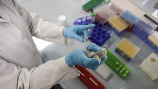 Vyvinuli liek proti koronavírusu. Prípravok z Litvy už testujú