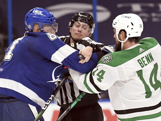NHL: Pánik dopomohol k víťazstvu Detroitu. St. Louis postúpilo do play off aj napriek prehre