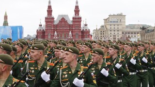 Rusko oslávilo výročie víťazstva nad fašizmom, súčasťou bola aj vojenská prehliadka