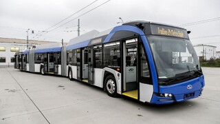 Čakajú na výrobcu. Bratislavu zaplnia najdlhšie trolejbusy na svete