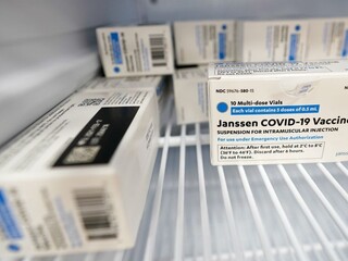 Vakcína J&J bude dostupná všetkým, Nemecko zrušilo vekový limit