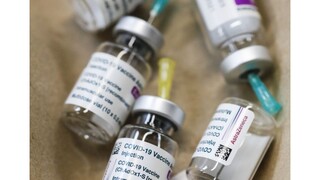 Nórsko: Výbor odborníkov neodporúča očkovanie vakcínami od AstraZeneca a J&J