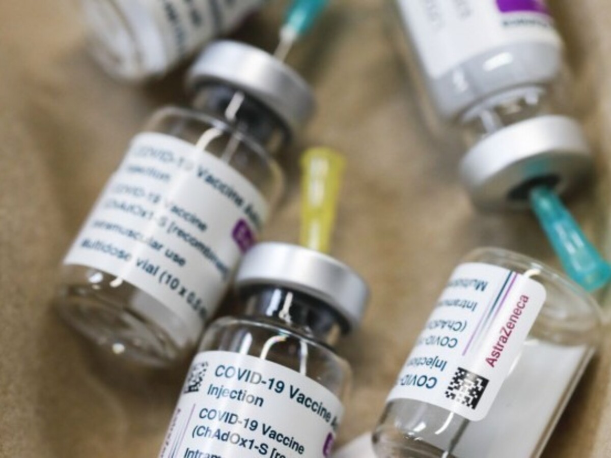 Nórsko: Výbor odborníkov neodporúča očkovanie vakcínami od AstraZeneca a J&J