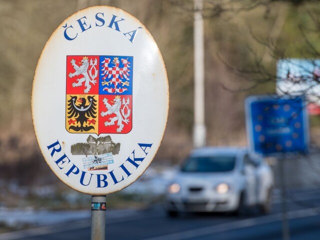 Stovky českých policajtov i vojakov nacvičujú zavedenie kontrol na hraniciach so Slovenskom