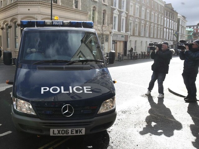 Británia zaviedla sankcie voči iránskej polícii za násilné potlačenie protivládnych protestov