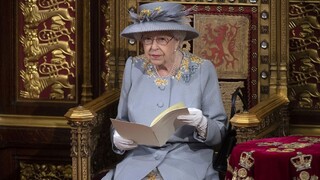 Prvé verejné vystúpenie po smrti manžela. Kráľovná Alžbeta II. predniesla prejav