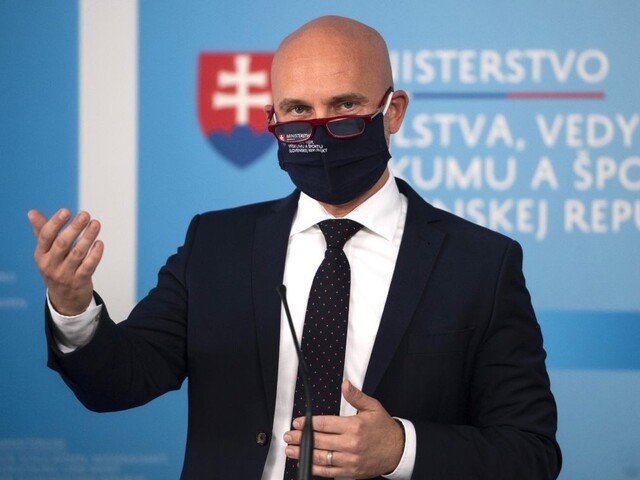 Rodičia, pozor! Od pondelka sa vrátia do škôl všetci žiaci
