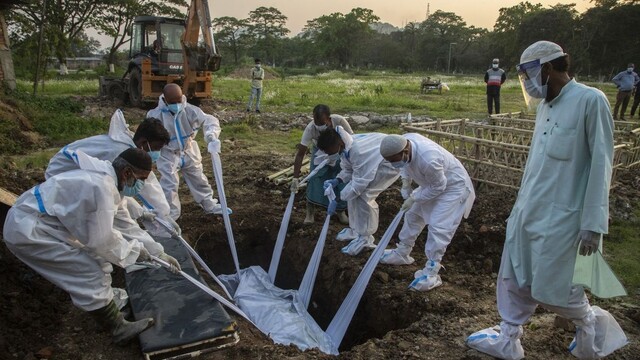 Pandemickej katastrofe sa dalo zabrániť. Odborníci povedali, čo malo byť inak