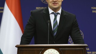 Šéf maďarskej diplomacie obvinil amerického veľvyslanca, že sa mieša do vnútorných záležitostí krajiny
