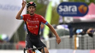 V šiestej etape Giro triumfoval Švajčiar, ružový dres má Valter