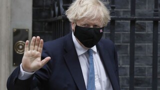 Indická mutácia sa šíri už aj v Británii. Johnson avizoval nové opatrenia