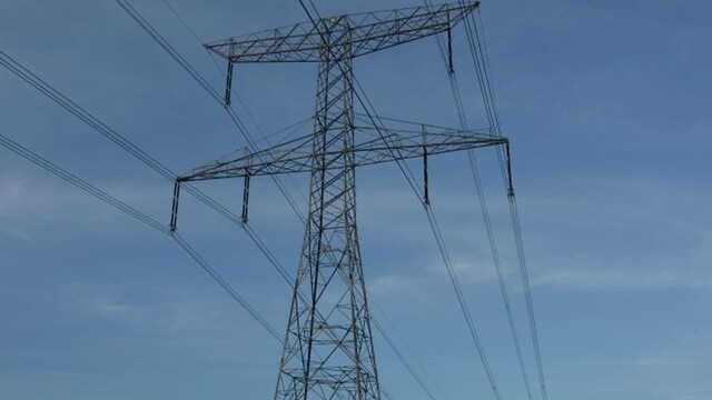 Elektrické vedenie elektrina ilu 1140px (TASR/KR PZ v Trnave)
