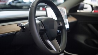 Muž si chcel urobiť fajčiarsku prestávku, žena mu zatiaľ ukradla auto