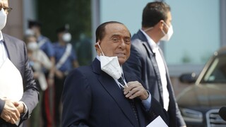 Expremiéra Berlusconiho prepustili z milánskej nemocnice