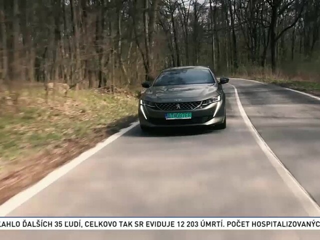 Motoring: Peugeot 508 SW plug in hybrid a Volkswagen ID.4 na elektrický pohon