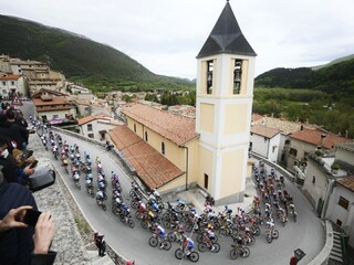 Sagan v horskej etape šetril sily. Suverénne zvíťazil Kolumbijčan Bernal
