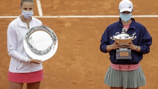 Ženské finále WTA malo rýchly priebeh, zvíťazila Poľka Świąteková
