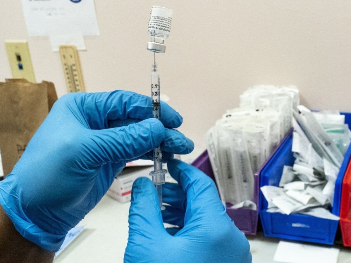 Do cieľa dobieha ďalšia vakcína, majú ju schváliť pred koncom roka