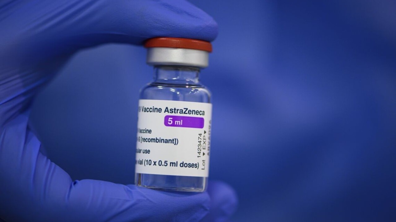 Ľudia rušia svoje termíny na AstraZenecu, odmietajú druhú dávku