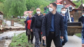 Heger sľúbil zdevastovanému Rudnu nad Hronom peniaze z rezervy premiéra