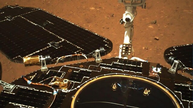 Čínsky rover poslal pozdrav z Marsu: fotografie červenej planéty