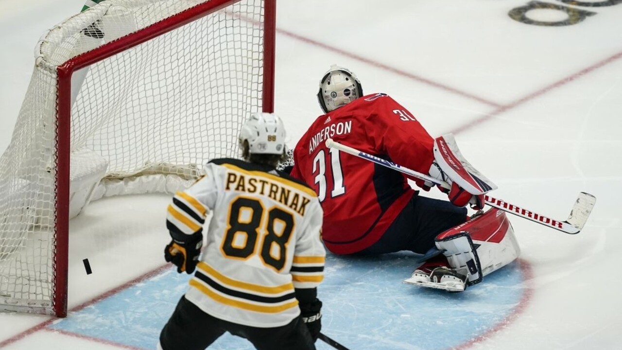 NHL: Boston zdolal Washington vďaka presnému zásahu Smitha, v sérii vedie