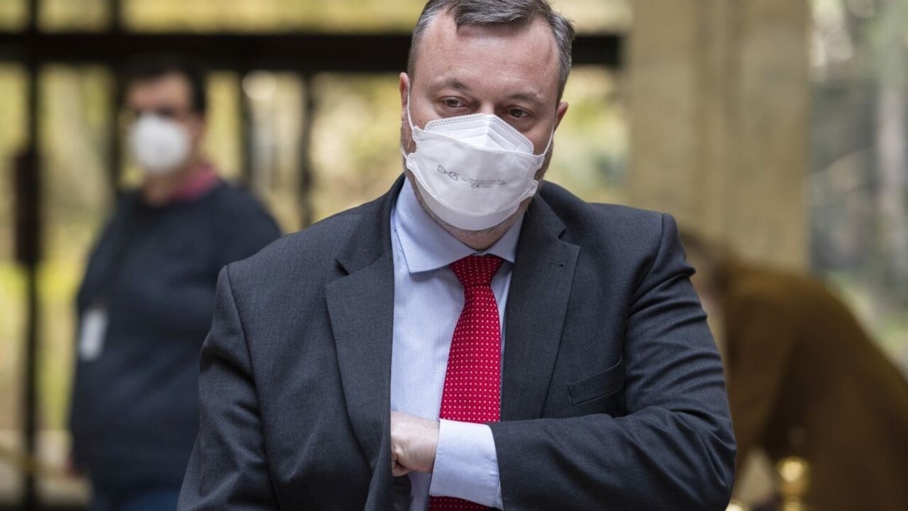 Krajniak chystá nový zákon. Upraví sa postavenie profesionálnych náhradných rodičov?