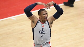 Jeden z trojice Kari, Embiid alebo Jokić dostane cenu najužitočnejšieho hráča NBA