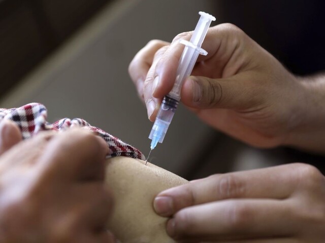 Vakcíny Pfizer a AstraZeneca sú účinné proti indickému variantu, potvrdila štúdia