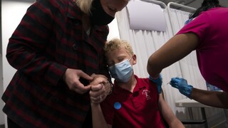 Na očkovaní detí od 12 rokov sa už pracuje, postupne nastavíme pravidlá