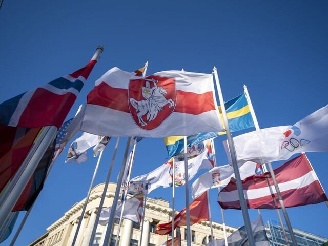 Politika v športe? Hokejová federácia kritizuje výmenu bieloruskej vlajky