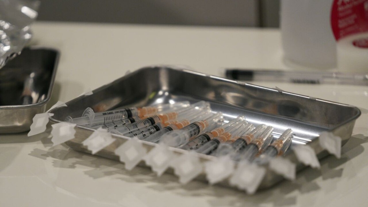 Ruský región zavádza povinné očkovanie. Za odmietnutie hrozia pokuty aj strata práce