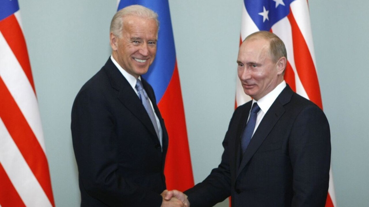 Putin a Biden sa stretnú už budúci mesiac. Vybrali si neutrálnu pôdu
